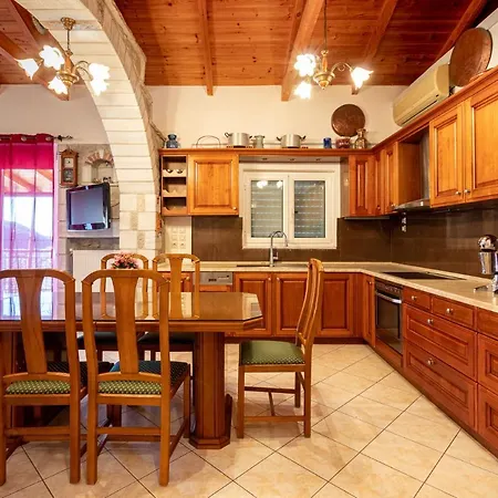 Mountain Retreat * Kalamata